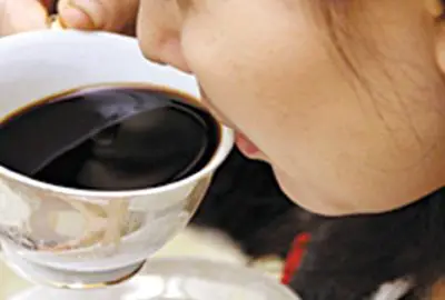 Vì sao phụ nữ không nên uống cà phê hàng ngày: 7 tác hại không ai mong xảy ra với mình