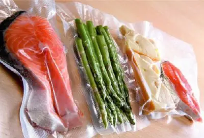 Các chuyên gia cảnh báo: ‘Đóng gói thực phẩm bằng túi nylon dễ sinh độc tố botulinum’