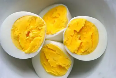 Gia đình ở HN sáng nào cũng ăn 2 quả trứng vì nghĩ ngon bổ rẻ, bất ngờ với lời nhắn của BS