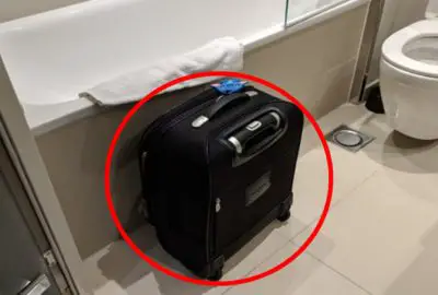 Nhân viên buồng phòng nói nhỏ: Đặt vali vào nhà tắm khi nhận phòng khách sạn, bạn sẽ có 3 cái lợi